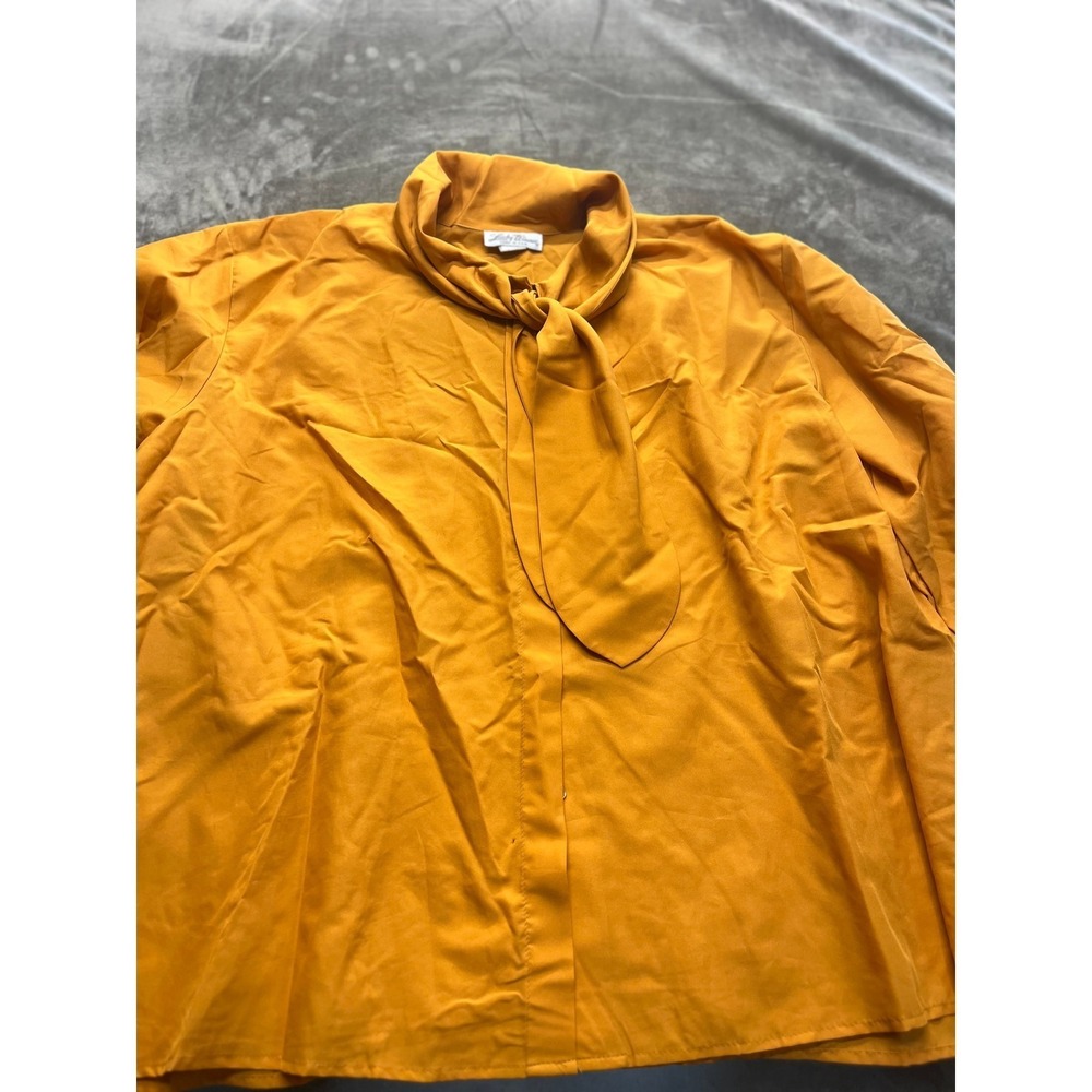 Lucky Winner Vintage Mustard Yellow Tie Neck y Bow Blouse 1980's USA Size C2